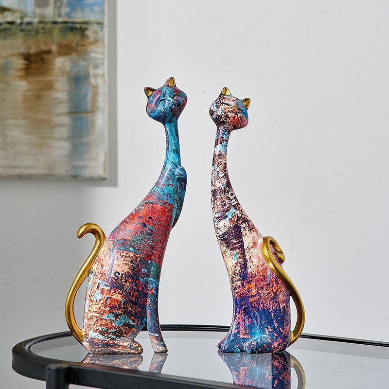 1Pcs European style oil painting couple cat animal ornaments, living room TV cabinet, foyer wine cabinet decoration, resin crafts