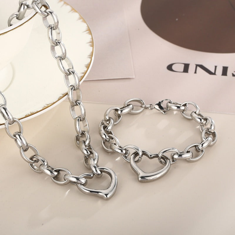 Stainless steel heart pendant bracelet necklace set clavicle chain hip-hop fashion titanium steel heart earrings jewelry