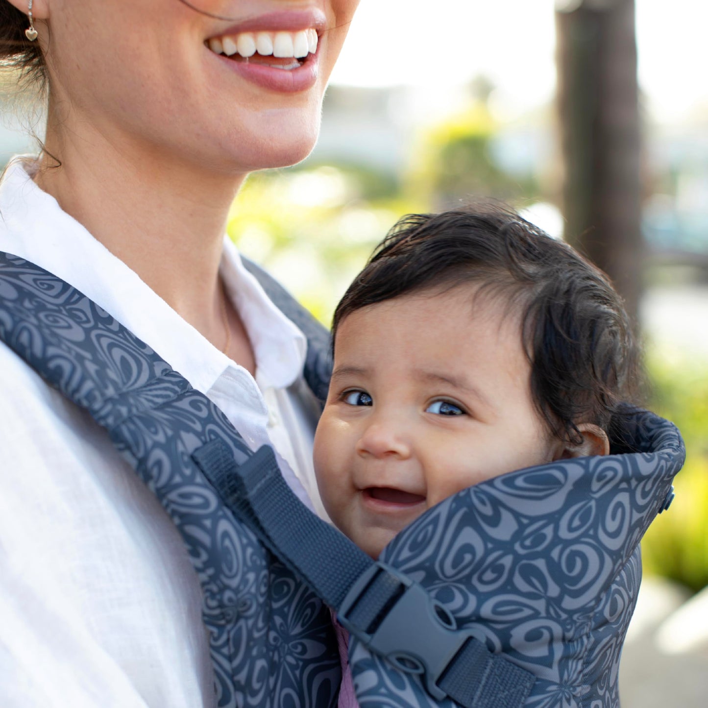 Infantino Flip Advanced 4-in-1 Carrier - Ergonomic, Convertible, face-in and face-Out Front and Back Carry for Newborns and Older Babies 8-32 lbs, Rainbow